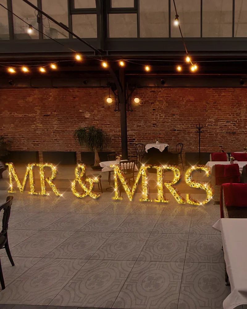 Leuchtbuchstaben aus Aluminium – goldene LED-Buchstaben für Außenbereiche