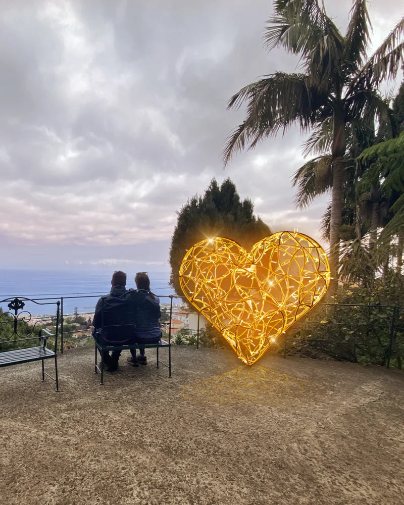 LED-Herz aus Aluminium – handgefertigte Lichtskulptur in Gold oder Rot